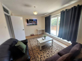 London Zone 2, Spacious 3 Bedroom House